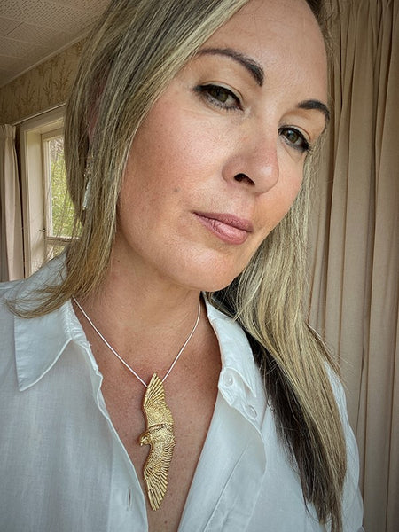 Tania Tupu Kārearea pendant necklace 
